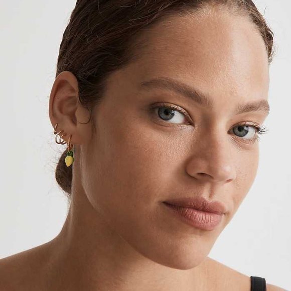 New Madewell enamel lemon twisted huggie hoop earrings - Picture 2 of 6